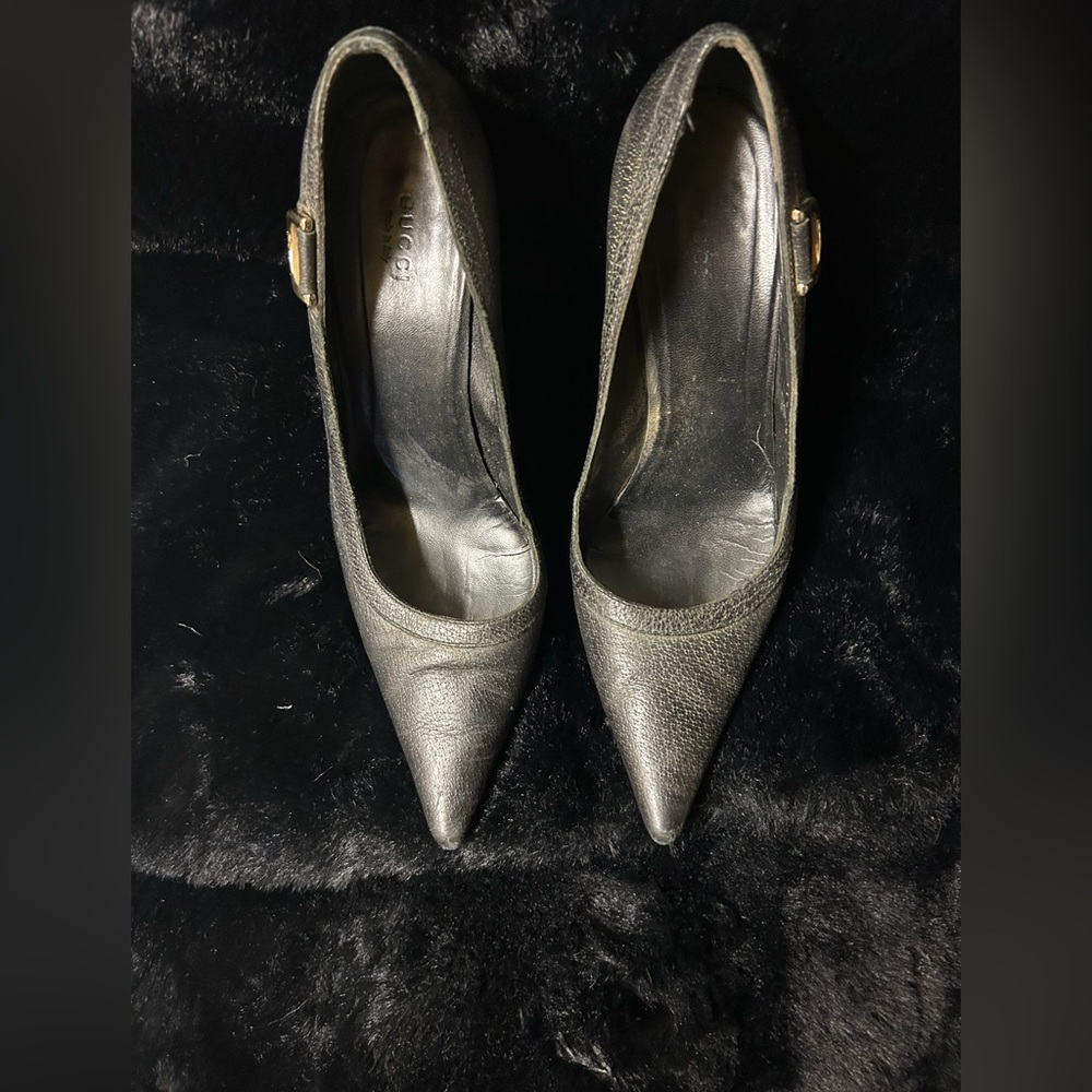 Gucci Black Leather Heels with Horsebit Gold Buckle